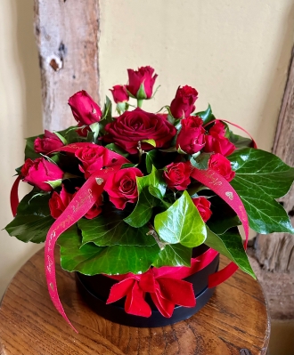 Red rose hatbox